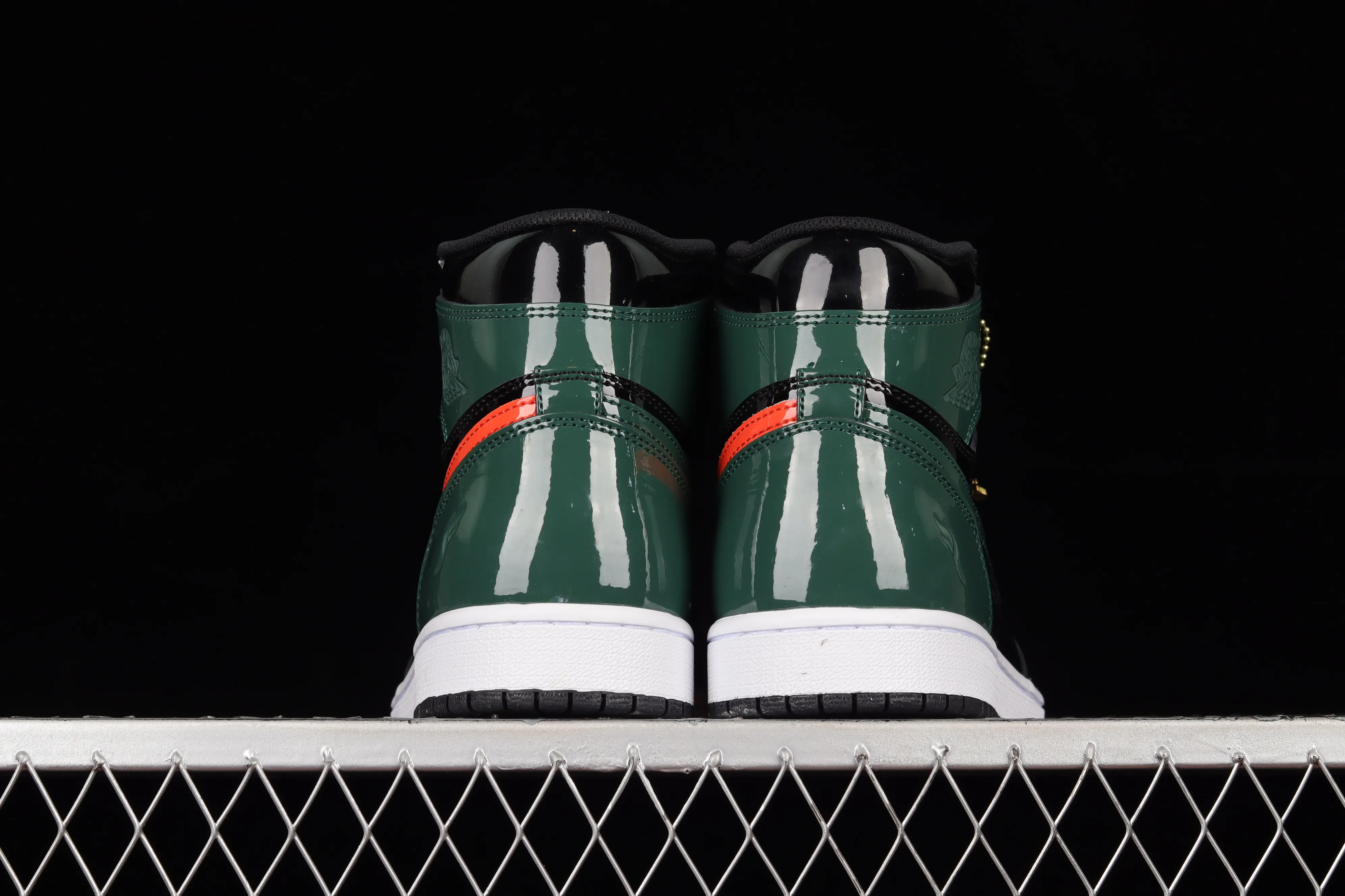 All categories Air Jordan Jordan series basketball shoes Air Jordan 1 High Air Jordan 1 Retro Hi NRG/UN AJ1 Joe 1 Miami patent leather green AV3905-038